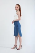 Yırtmaç Detaylı Midi Boy Likralı Mavi Jean Etek - 3
