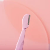 Wilkinson Sword Intuition Kaş Şekillendirme Seti – 3 Kaş Usturası + 1 Fırça & Tarak Aparatı - 5