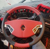 Renault 2018 Kamyon Direksiyon Kılıfı (Kırmızı Siyah) thumbnail 1