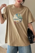 Unisex Neighbor's Ukiyo E Baskılı T-shirt thumbnail 3