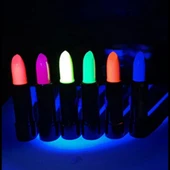 Karanlıkta Parlayan Neon Ruj Seti - 2