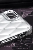 iPhone 7 Plus / 8 Plus Uyumlu Baklava Desenli Pırlanta Taşlı Sert Kapak Kılıf Beyaz thumbnail 4