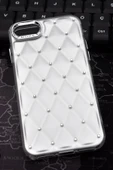 iPhone 7 Plus / 8 Plus Uyumlu Baklava Desenli Pırlanta Taşlı Sert Kapak Kılıf Beyaz thumbnail 1