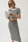 Çizgili Midi Dokulu Etek - 1