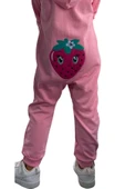 Kız Bebek Üzerinde Çilek Yazı ve Baskılı Önü Fermuarlı Kapüşonlu Pembe Tulum thumbnail 4