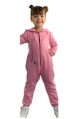 Kız Bebek Üzerinde Çilek Yazı ve Baskılı Önü Fermuarlı Kapüşonlu Pembe Tulum thumbnail 3