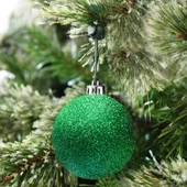 VIP DELUXE 12 ADET 5 CM SİMLİ YEŞİL TOP SÜSLER YILBAŞI AĞACI SÜSLERİ NOEL AĞACI SÜSLERİ YEŞİL TOPSÜS thumbnail 1