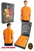 Galatasaray Orijinal Lisanslı Match Day T-Shirt Metin Oktay Baskılı Hediyelik Ahşap Kutulu - 1