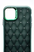 iPhone 15 Pro Uyumlu Baklava Desenli Pırlanta Taşlı Sert Kapak Kılıf Zümrüt Yeşil thumbnail 5