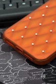 iPhone 13 Uyumlu Baklava Desenli Pırlanta Taşlı Sert Kapak Kılıf Turuncu thumbnail 5