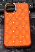 iPhone 16 Pro Uyumlu Baklava Desenli Pırlanta Taşlı Sert Kapak Kılıf Turuncu - 2
