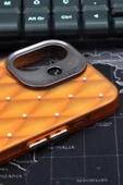 iPhone 16 Uyumlu Baklava Desenli Pırlanta Taşlı Sert Kapak Kılıf Turuncu thumbnail 4