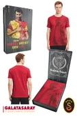 Galatasaray Orijinal Lisanslı Aslan Baskılı T-Shirt Metin Oktay Baskılı Hediyelik Ahşap Kutulu - 1