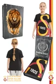 Galatasaray Orijinal Lisanslı Büyük Logo Çocuk T-shirt Gs Aslan Baskılı Hediyelik Ahşap Kutulu - 1