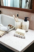 4 Parça Mermer Desenli Beton Banyo Seti Katı Sıvı Sabunluk Diş Fırçalık Tepsi thumbnail 2
