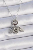 316L Çelik Gümüş Renk Zirkon Taş Detay Çocuk Figür Charm Model Kadın Kolye thumbnail 1