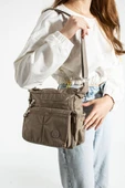 Klinkır Kadın Postacı Çanta Çok Cepli Kapaklı Model 30*20 Cm Su İtici Çapraz Askılı Postacı Çanta thumbnail 1