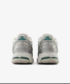 New Balance 1906 lifestyle - 4