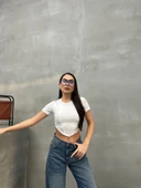 Kadın Crop Tişört Kısa Kollu Bisiklet Yaka Dikiş Detaylı thumbnail 2