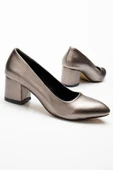 Kadın Kısa Topuklu Ayakkabı Platin Şanel Malzeme Kalın Topuklu thumbnail 1