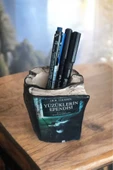 Yüzüklerin Efendisi Yüzük Kardeşliği Kitabı Şeklinde Kalemlik 10 x 8 cm - 1