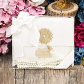 Hediyelik Şantuk Kese Yasin ve Tesbih Süslemeli Asetat Kutulu (17×15) Set Krem - 1
