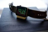 Tiny Apple Watch Nightstand ... Standları ... * Yeni * Plastik Aparat - 1