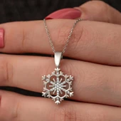 Gümüş Kar Tanesi Kadın Kolye thumbnail 1