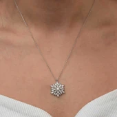 Gümüş Dönen Kar Tanesi Lotus Çiçeği Kolye thumbnail 3