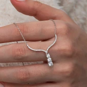 Gümüş Üç Taşlı V Model Kadın Kolye - 3