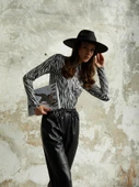 Zebra Desen Boğazlı Siyah Body - 8