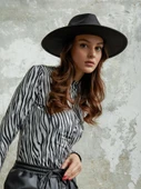 Zebra Desen Boğazlı Siyah Body - 4