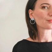 Gümüş Beyaz Halka Küpe thumbnail 2