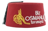 Biz Osmanlı Torunuyuz Yazılı Püsküllü Kırmızı Erkek Fesi 9cm Kısa - 4