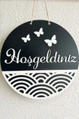 Hoşgeldiniz Yazılı Kapı Süsü - Siyah  Beyaz MDF Geometrik Şekil ve Kelebek Süslemeli 25 cm - 2