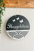 Hoşgeldiniz Yazılı Kapı Süsü - Siyah  Beyaz MDF Geometrik Şekil ve Kelebek Süslemeli 25 cm - 5