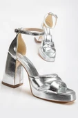 Pekin Gümüş Cilt Platformlu Açık Burunlu Kalın Topuklu Ayakkabı thumbnail 1