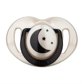 Mamajoo Sterilizasyon & Saklama Kutulu Black & Pearl Desenli İkili Ortodontik Emzik Gece & Gündüz / 12 Ay+ thumbnail 3