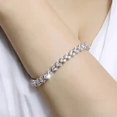 Antialerjik Gold Renk Kalp Figürlü Bijuteri Bileklik Parlak Taş Detaylarıyla Şık ve Zarif Tasarım thumbnail 3