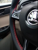 DİKİŞLİ DİREKSİYON KILIFI SİYAH DERİ KIRMIZI DİKİŞLİ SKODA FOTOĞRAFTAKİ DİREKSİYONA UYGUNDUR - 2