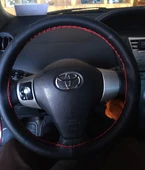 DİKİŞLİ DİREKSİYON KILIFI SİYAH DERİ KIRMIZI DİKİŞLİ TOYOTA YARİS İÇİN - 1