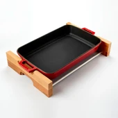 Lava Döküm Dikdörtgen Rosto ve Fırın Tepsisi Kayın Servis Ahşabı Döküm Demir Yekpare Çift Kulplu Ölçü 22x30cm.  Kırmızı - 3