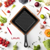 Lava Döküm Mini Kare Izgara Tava Kayın Ahşap Altlıklı Döküm Demir Yekpare Saplı Ölçü 16x16cm. thumbnail 7