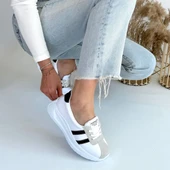 Pabucmarketi Beyaz Suni Deri Siyah Şeritli Kadın Spor Ayakkabı thumbnail 4