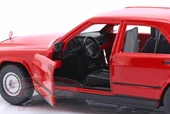 Burago Mercedes 190 E 2.6 Model Araba 1/24 Ölçekli Model Kırmızı - 3