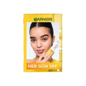 Garnier Günlük Güneş Koruyucu Fluid Yüz Kremi Görünmez Doku thumbnail 2