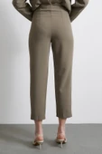 Önü Pensli Skinny Kumaş Pantolon Haki thumbnail 4