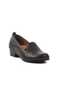 Aspor Siyah Hakiki Deri Ortopedik Kadın Düz Rahat Günlük Ayakkabı thumbnail 3
