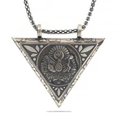 samur parti parti aksesuar & kostüm 925 Ayar Gümüş Üçgen İçi Açılabilen Osmanlı Arma Muskalık Gümüş Kolye thumbnail 1