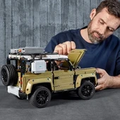 LEGO Technic Land Rover Defender 42110 Yapı Seti (2573 Parça) - 3